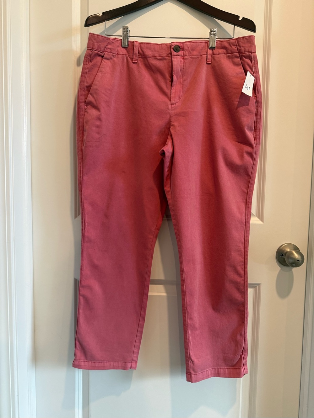 GAP Women's Cropped Chino Pants in Rose Pink